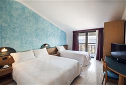 6. Hotel Maraschina