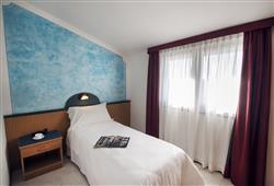 7. Hotel Maraschina