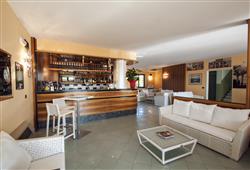 15. Hotel Maraschina