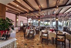 10. Hotel Maraschina