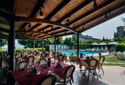 18. Hotel Maraschina