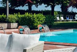 20. Hotel Maraschina
