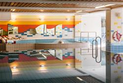 13. Hotel Kompas (se skipasem)