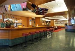 12. Hotel Kompas (se skipasem)