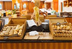 10. Hotel Kompas (se skipasem)