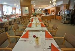 11. Hotel Kompas (se skipasem)