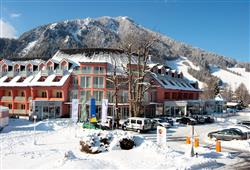 18. Ramada Hotel & Suites (se skipasem)