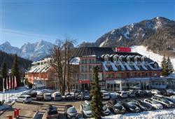 4. Ramada Hotel & Suites (se skipasem)