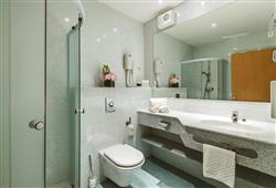 10. Ramada Hotel & Suites (se skipasem)