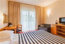 7. Ramada Hotel & Suites (se skipasem)