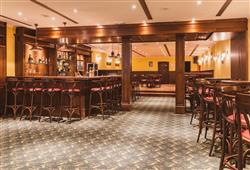 15. Ramada Hotel & Suites (se skipasem)