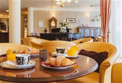 14. Ramada Hotel & Suites (se skipasem)