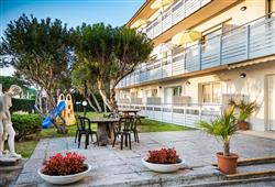 2. Villa Yachting