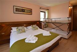 6. 5denní zájezd (denní přejezd) s dopravou, polopenzí a skipasem v ceně – hotel Comelico