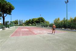 9. Village Julia - HB