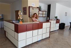 13. Hotel Oaza