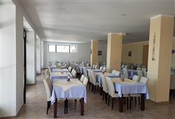 14. Hotel Oaza