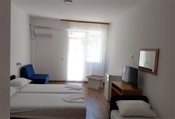 5. Hotel Oaza
