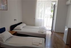 8. Hotel Oaza