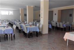 15. Hotel Oaza