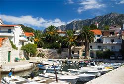 25. Hotel Oaza