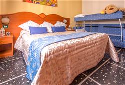 5. Hotel Bristol (Lavagna, plná penze)