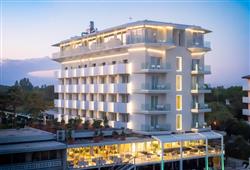 3. Hotel Garden Sea (plná penze)