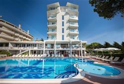 2. Hotel Garden Sea (plná penze)