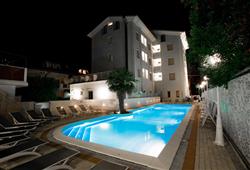 2. Hotel San Carlo