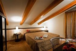 3. Hotel San Carlo