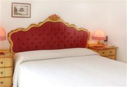 3. Hotel Oxford