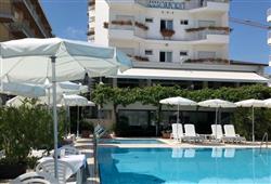 1. Hotel Oxford