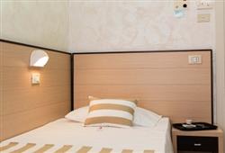 7. Hotel Strand