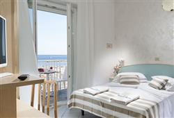 4. Hotel Strand