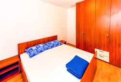 apt 4
