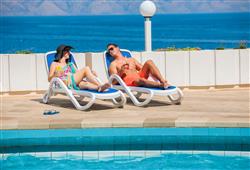 Pool bar