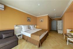 5. Hotel Riva Park