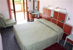 12. Hotel Derby