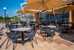 Arena Hotel Holiday