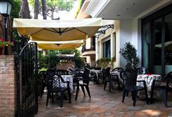 11. Hotel Cortina
