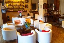 10. Hotel Cortina