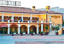 2. Hotel La Rondinaia