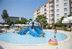 9. Hotel Royal Garden Beach