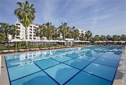 14. Hotel Royal Garden Beach