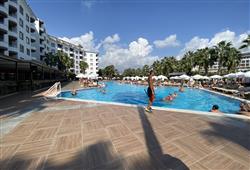 20. Hotel Royal Garden Beach