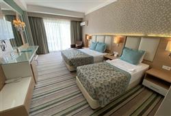 30. Hotel Royal Garden Beach
