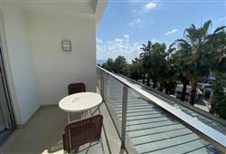 33. Hotel Royal Garden Beach