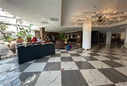 68. Hotel Royal Garden Beach