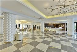 70. Hotel Royal Garden Beach