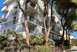 1. Hotel Aura Living